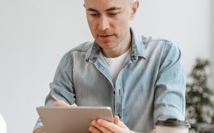 portrait-man-working-tablet