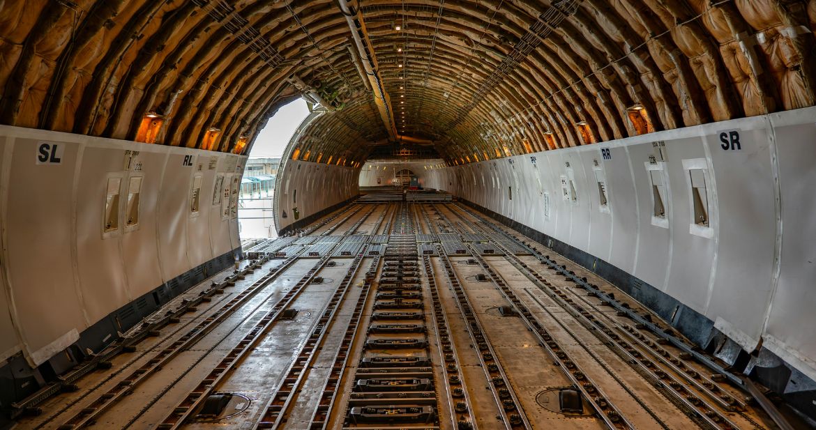 Infrastruktura_cargo_na_polskich_lotniskach_ Jak_transportuje_sie_towary_droga_powietrzna Infrastruktura_cargo_na_polskich_lotniskach_ Jak_transportuje_sie_towary_droga_powietrzna